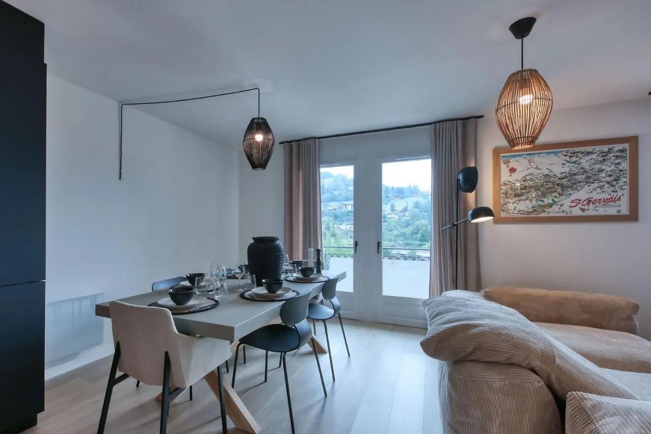Appartement Immobilier De Montagne - La Collection - L'Affiche à Saint-Gervais-les-Bains France